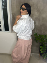 Load image into Gallery viewer, Chic puff blouse
